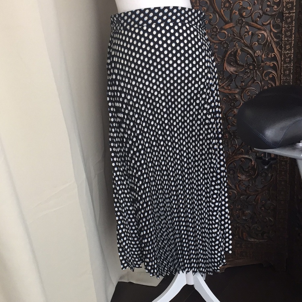 Black and white polka dot pleated maxi skirt
